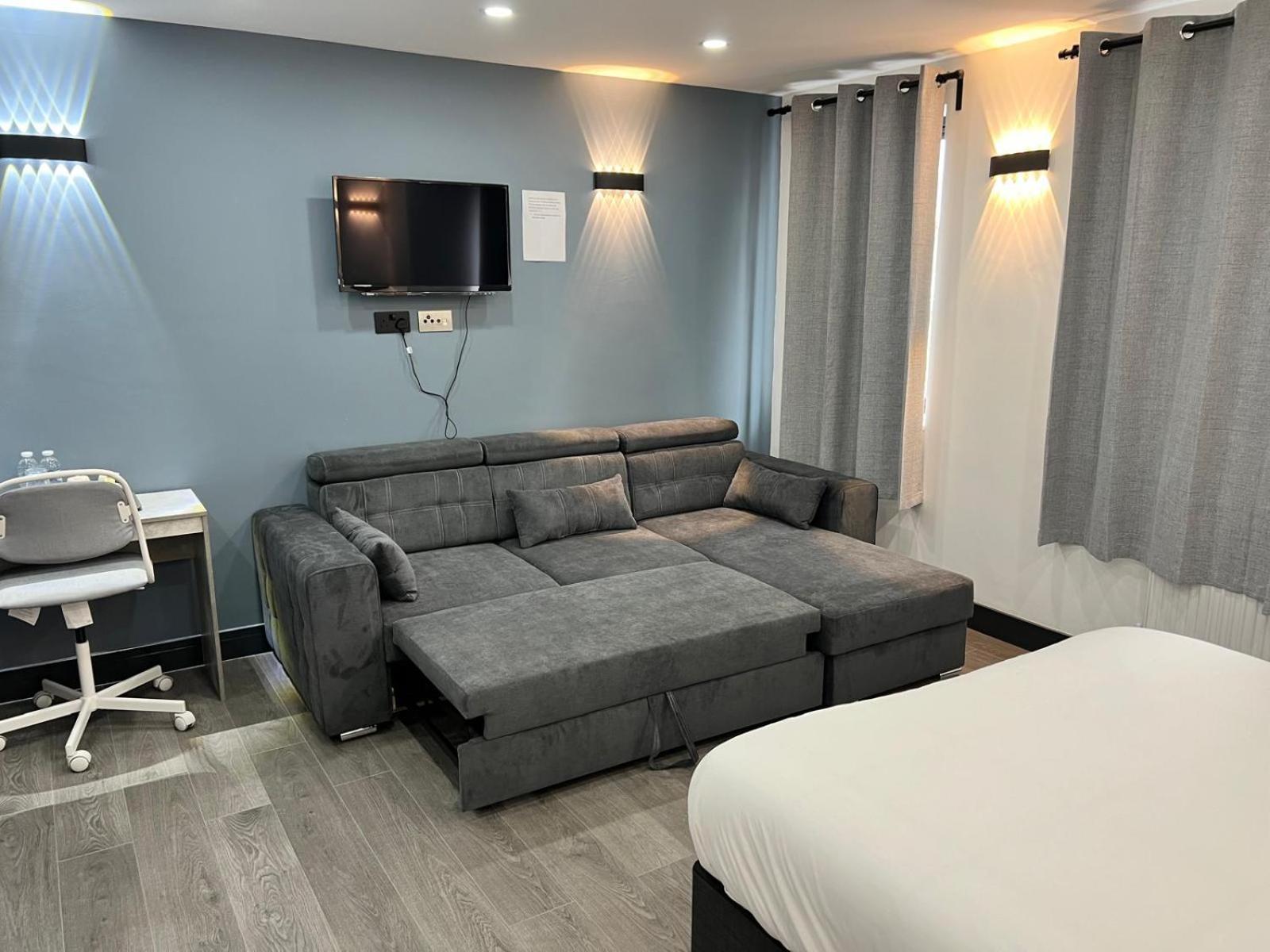 Thandi House Heathrow Airport Ashford  Dış mekan fotoğraf